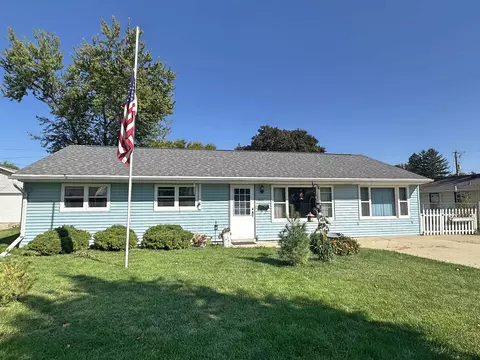 1310 Macarthur Dr, Janesville, WI 53548
