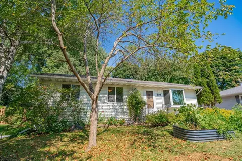 808 Crestview Dr, Madison, WI 53716