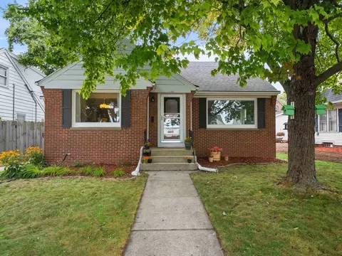 1646 S 17th St, Sheboygan, WI 53081