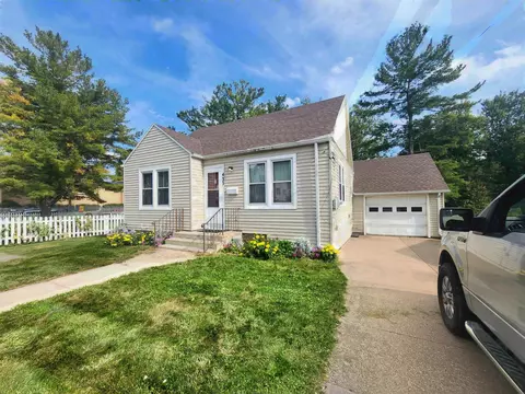 435 N Water St, Platteville, WI 53818