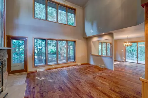 5781 Seminole Ridge Cir, Fitchburg, WI 53711