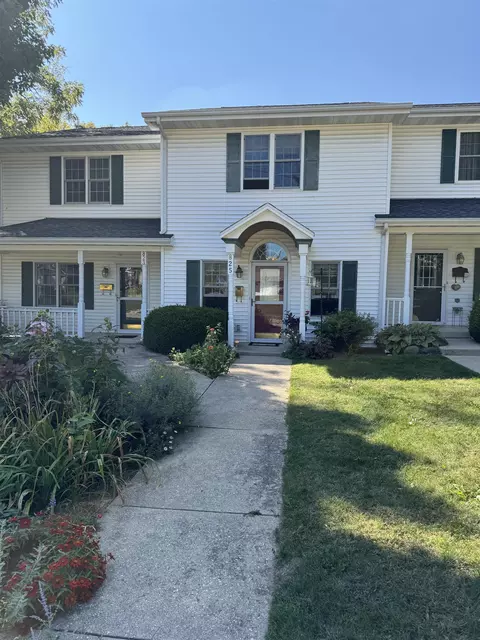 825 Sutherland Ave, Janesville, WI 53545