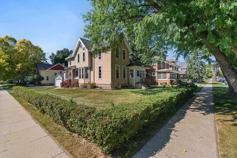 212 S Vita Ave, Beaver Dam, WI 53916
