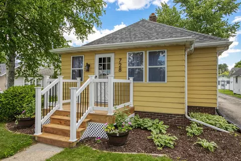 728 Vine St, Wisconsin Dells, WI 53965