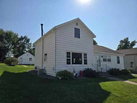 307 E Main St, Dane, WI 53529