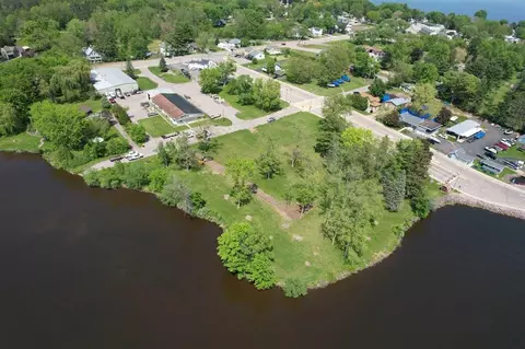 307 Palisade St, Merrimac, WI 53561