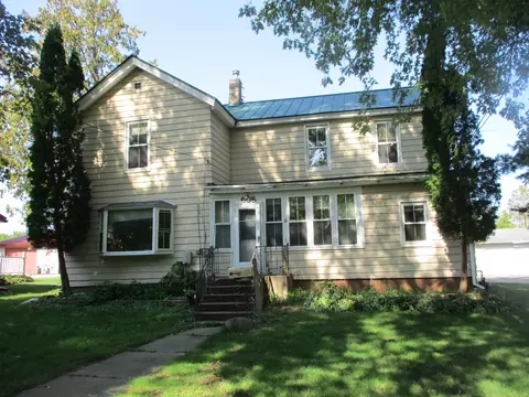 608 La Valle St, Reedsburg, WI 53959