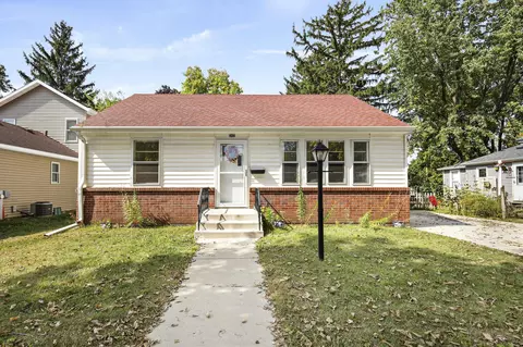 243 1st St, Prairie Du Sac, WI 53578