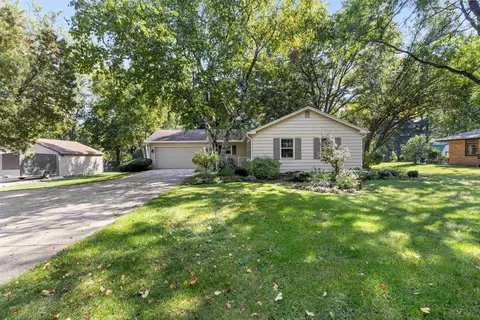 8829 S Creek Rd, Beloit, WI 53511