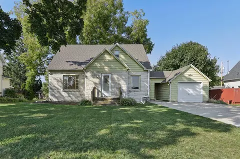 221 Ellickson St, Arlington, WI 53911