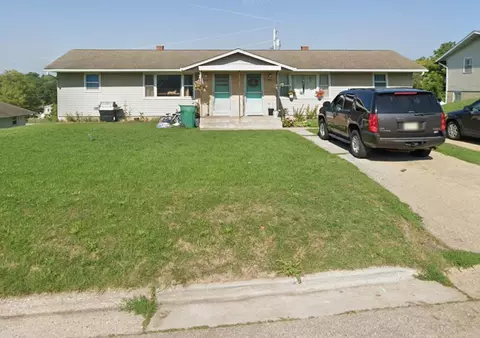 117-119 Ridge Dr, Mount Horeb, WI 53572