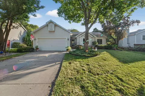 1121 Artisan Dr, Madison, WI 53704