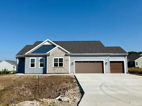 4052 Royal View Dr, Deforest, WI 53532