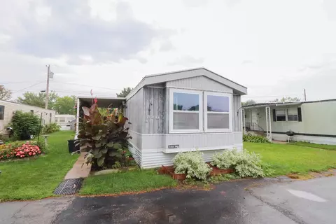 1025 Oak Ave #B20, Onalaska, WI 54650