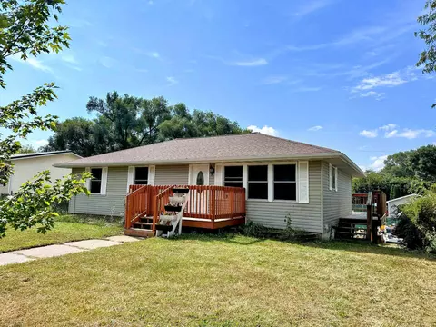 1205 S Wacouta Ave, Prairie Du Chien, WI 53821