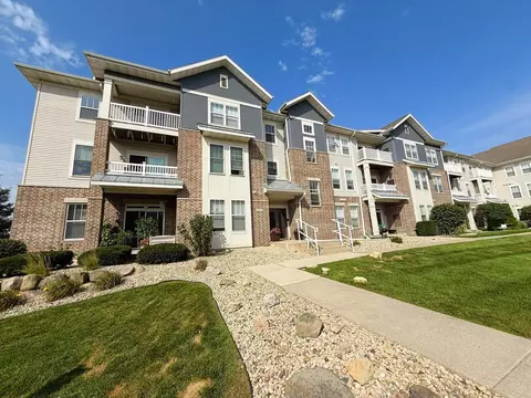 3848 Maple Grove Dr #105, Madison, WI 53719
