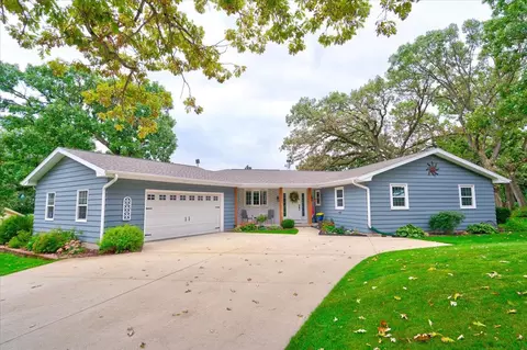 1776 Oakview Dr, Stoughton, WI 53589