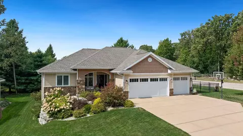 4245 Orion Dr, Janesville, WI 53546