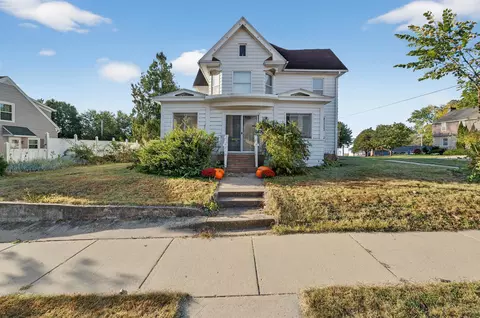 219 6th Ave, New Glarus, WI 53574