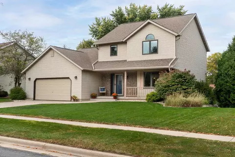 5886 Woodland Dr, Waunakee, WI 53597