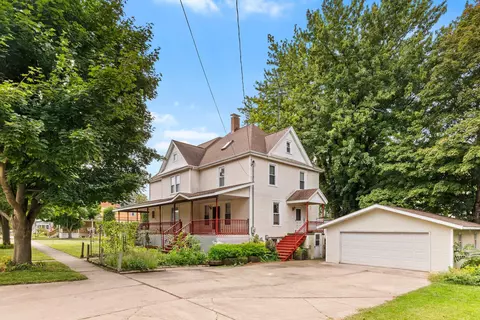 222 Hall St, Ripon, WI 54971