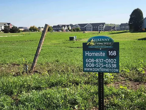 1604 Eileen Ct, Waunakee, WI 53597