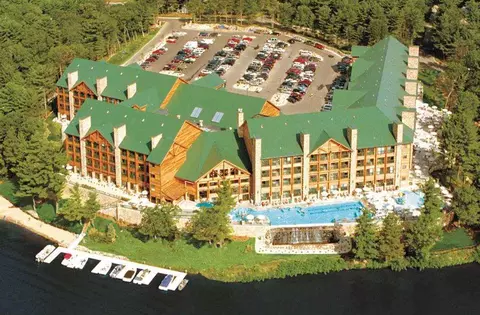 350 E Hiawatha Dr #420, Wisconsin Dells, WI 53965
