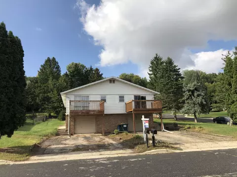 705 Willow Run St, Cottage Grove, WI 53527