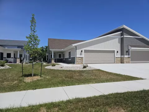3717 Newcastle Dr #34, Janesville, WI 53546