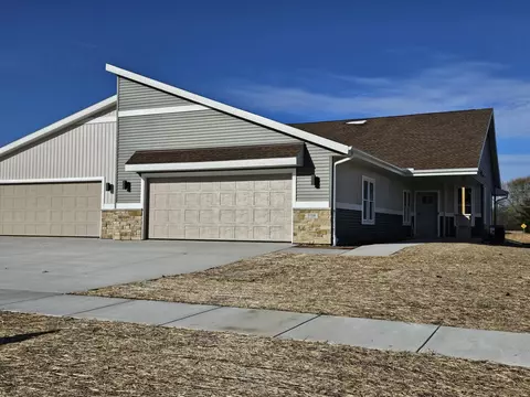 3719 Newcastle Dr #33, Janesville, WI 53546