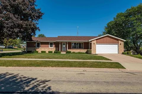 1905 27th St, Monroe, WI 53566