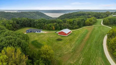 13514 Airport Rd, Ferryville, WI 54628