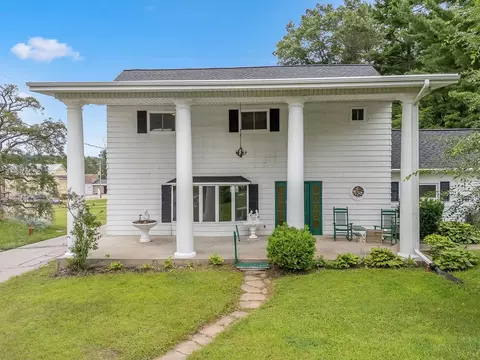 120 W North St, La Valle, WI 53941