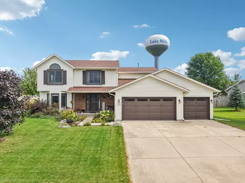 238 Ridgeview Dr, Lake Mills, WI 53551