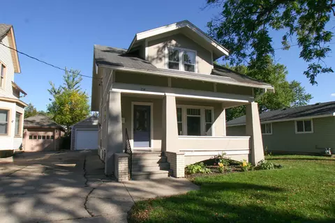 214 N Chatham St, Janesville, WI 53548