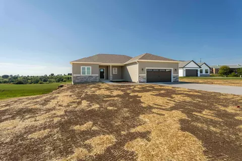 106 Garrett Dr, Barneveld, WI 53507