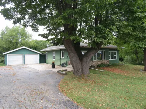 10537 N Newville Rd, Edgerton, WI 53534