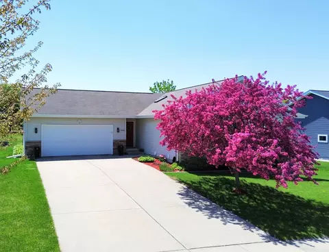 2048 Cambridge Ct, Reedsburg, WI 53959
