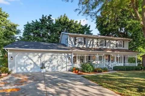 208 Scenic Ct, Sun Prairie, WI 53590
