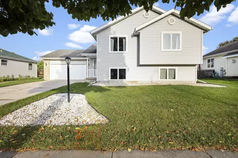 409 Wyalusing Dr, Madison, WI 53718