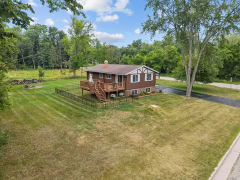570 Sherwood Ln, Green Lake, WI 54941