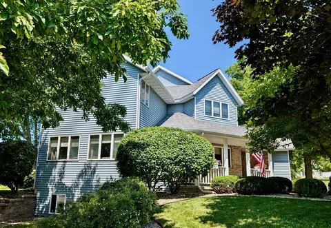 110 Saratoga Cir, Oregon, WI 53575