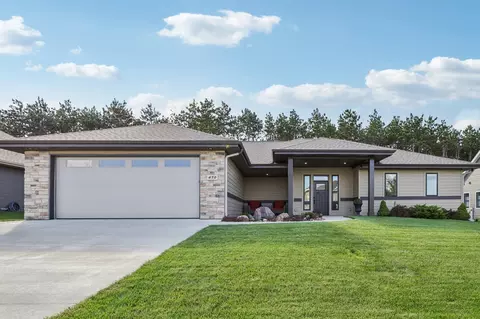 470 Brigham Ln, Prairie Du Sac, WI 53578