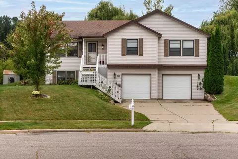 311 Spruce Ct, Baraboo, WI 53913