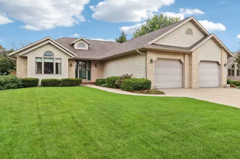 655 Corta Ct, Arlington, WI 53911