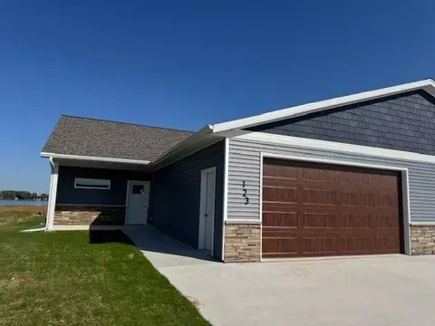 117 Linden Ln, Fox Lake, WI 53933