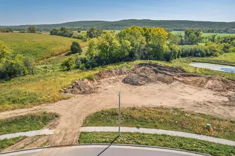 212 Roosevelt St, Baraboo, WI 53913