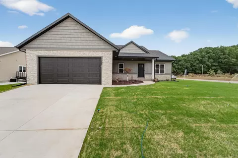 709 Prairie Ln, Mazomanie, WI 53560
