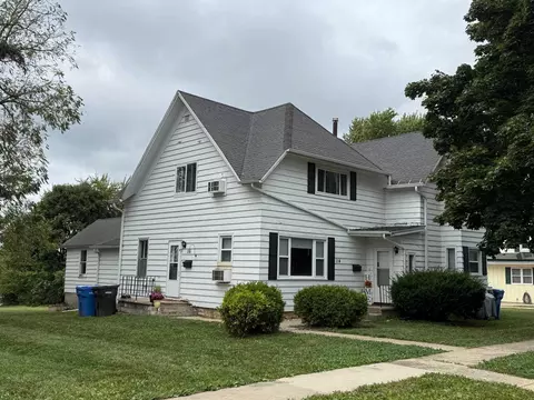 114 N 2nd St, Mount Horeb, WI 53572