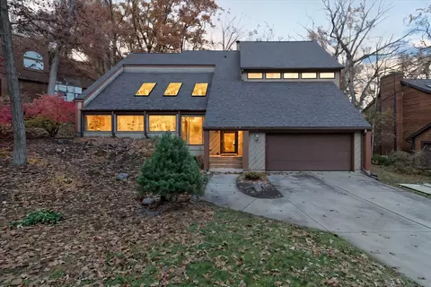 5846 Schumann Dr, Fitchburg, WI 53711